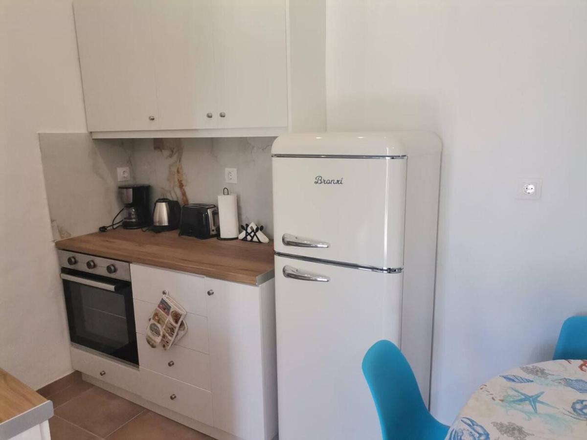 Blue Central Apt 10 Min To The Port/ Wash Machine Lávrion 外观 照片