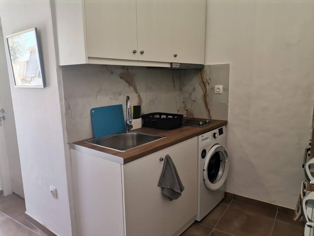 Blue Central Apt 10 Min To The Port/ Wash Machine Lávrion 外观 照片